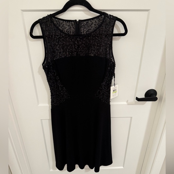 Calvin Klein Black Sequin Sleeveless Fit & Flare Dress Size 4 NWT Cocktail - Picture 6 of 6